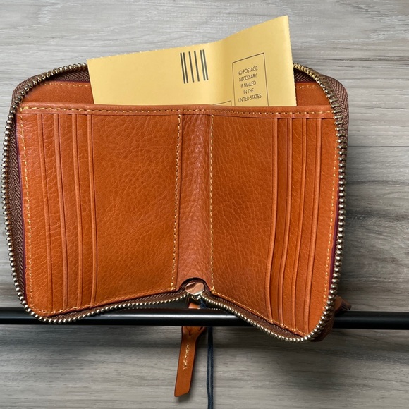 NWT- Dooney & Bourke Florentine Leather Small Zip Around Wallet, NATURAL - Picture 5 of 7